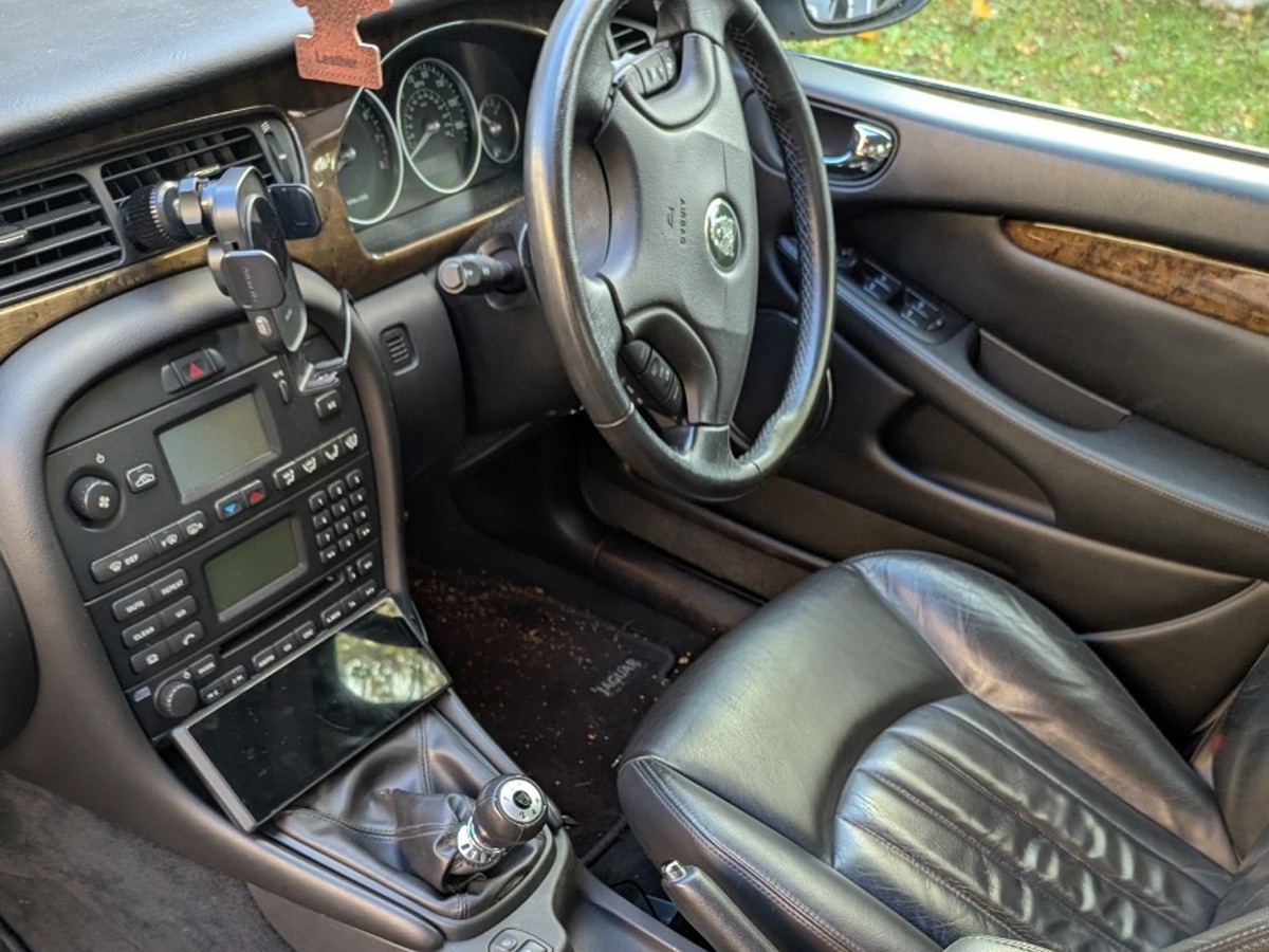 2002 Jaguar X Type Image 5