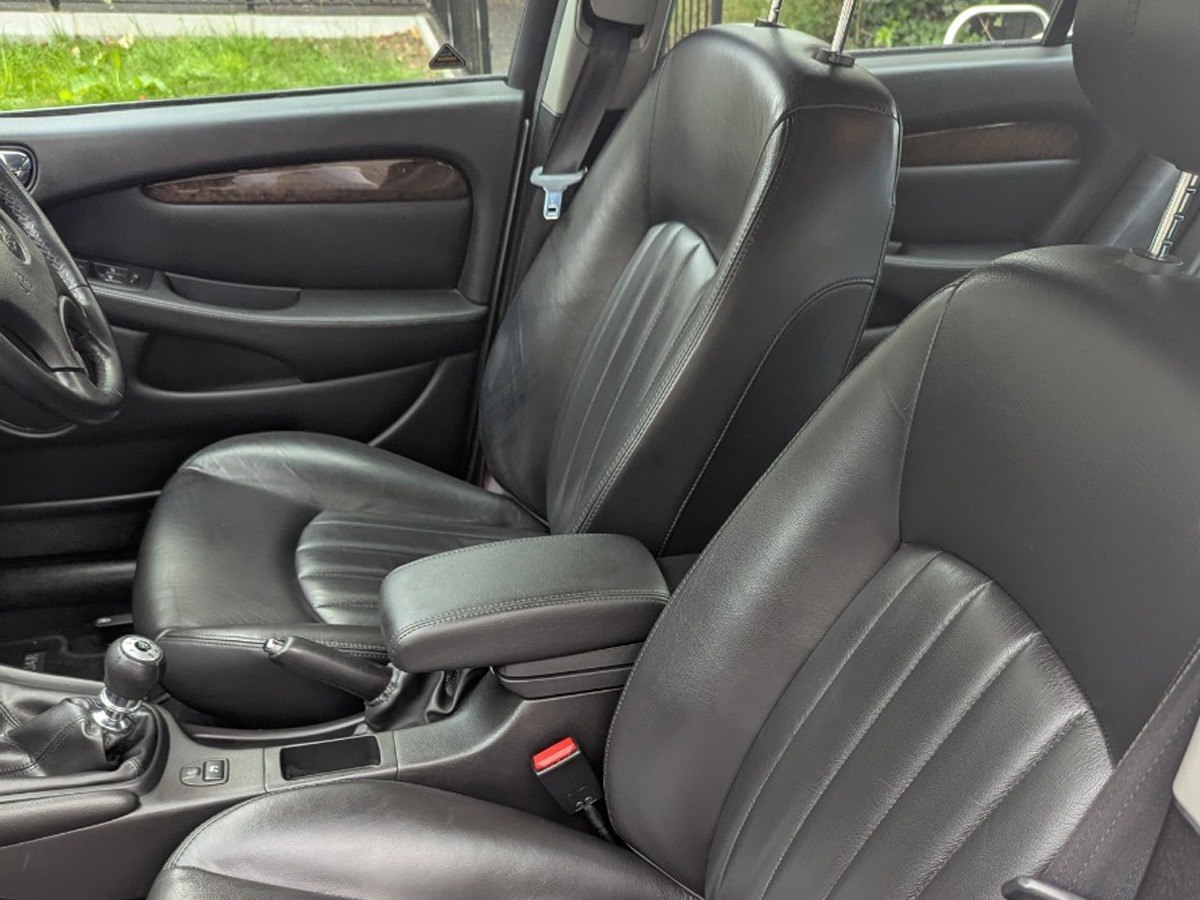 2002 Jaguar X Type Image 7