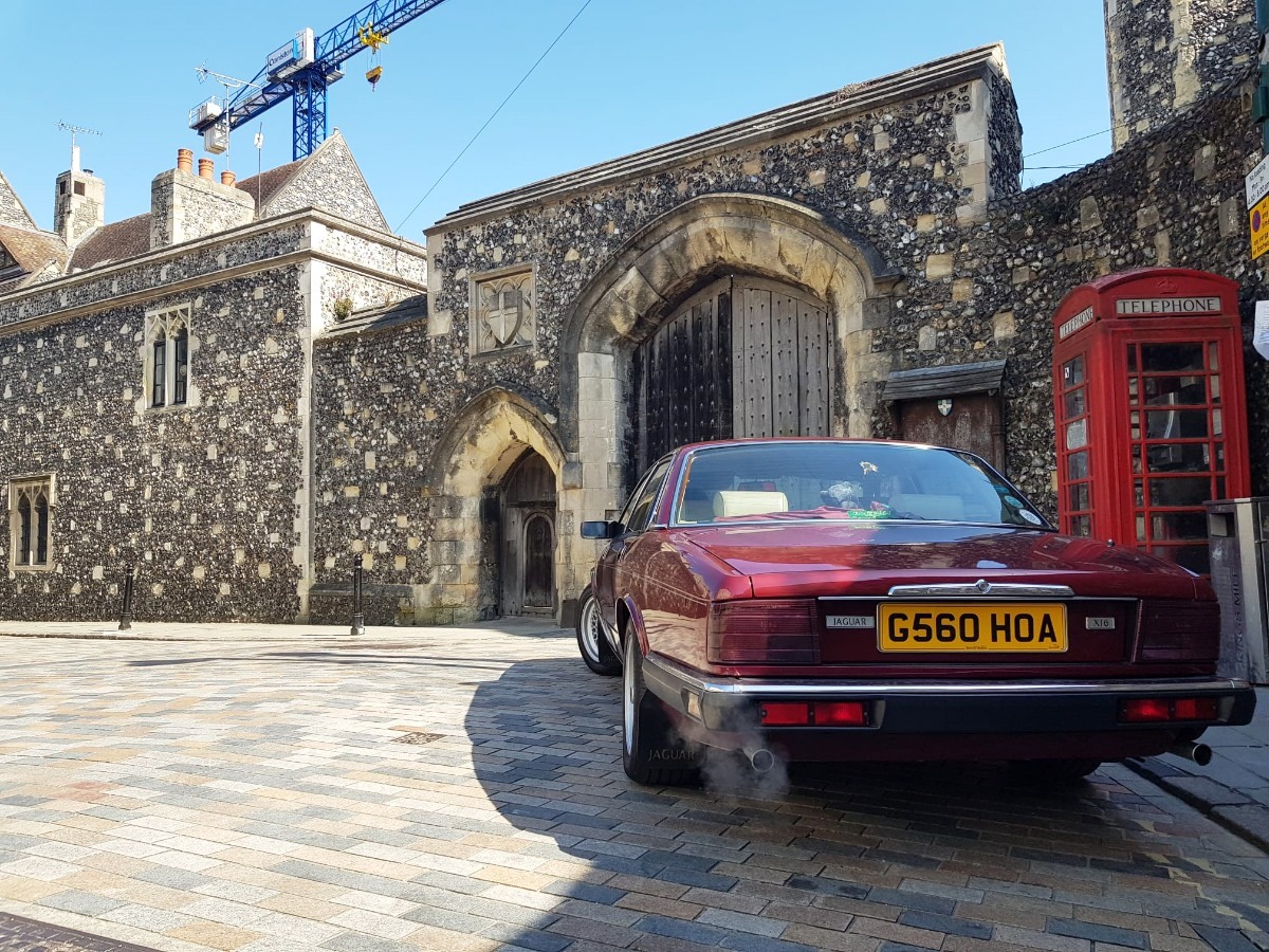 1990 Jaguar XJ Image 3