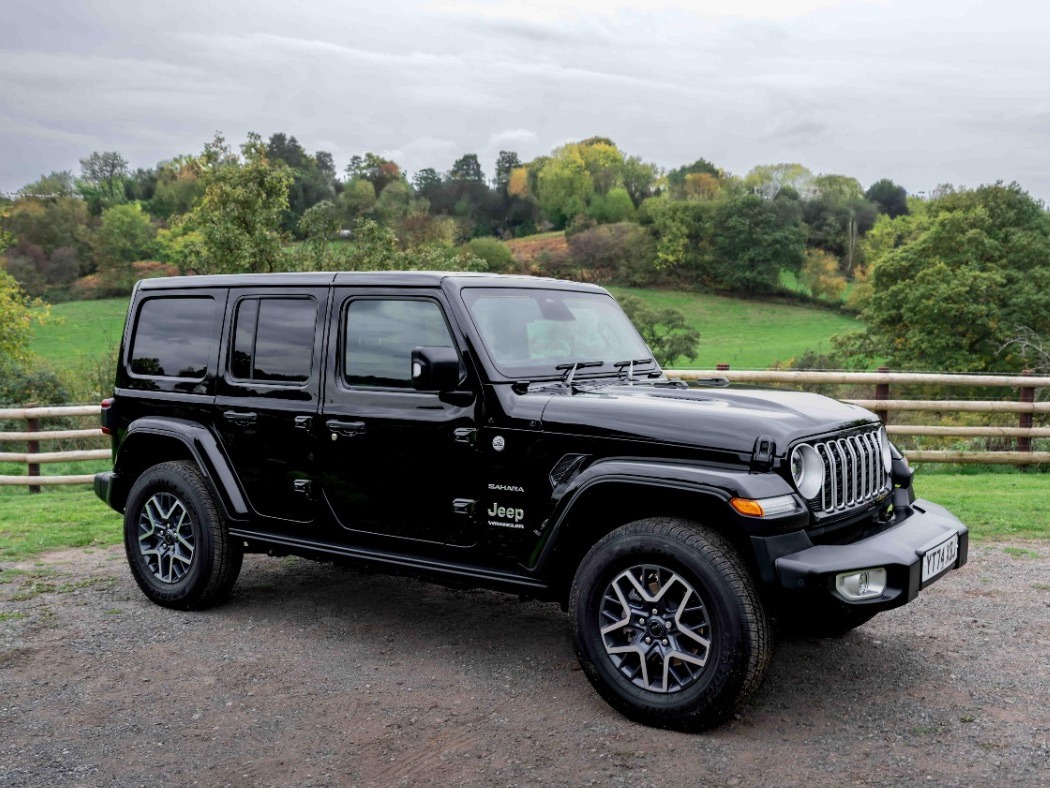 2025 Jeep Sahara Image 5