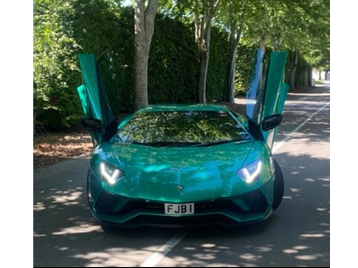 2017 Lamborghini Aventador Image 5
