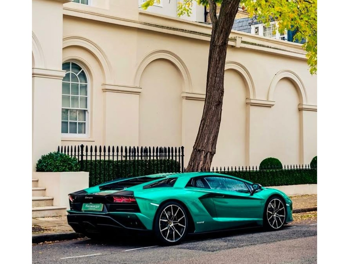 2017 Lamborghini Aventador Image 7