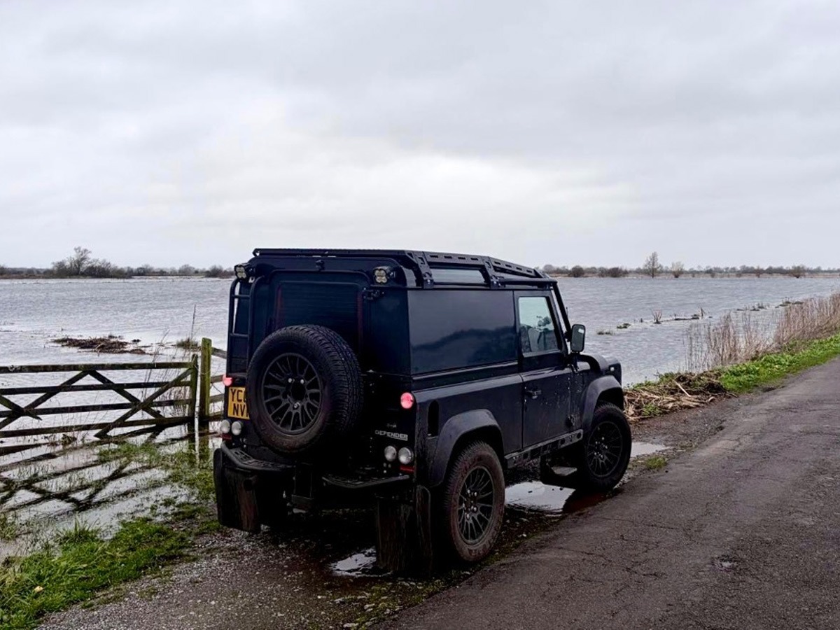 2007 Land Rover Defender 90 Image 3