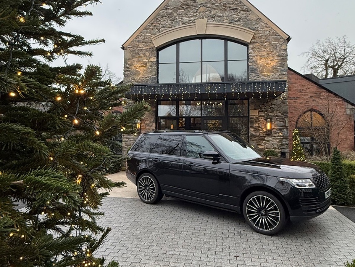 2022 Land Rover Range Rover Image 1