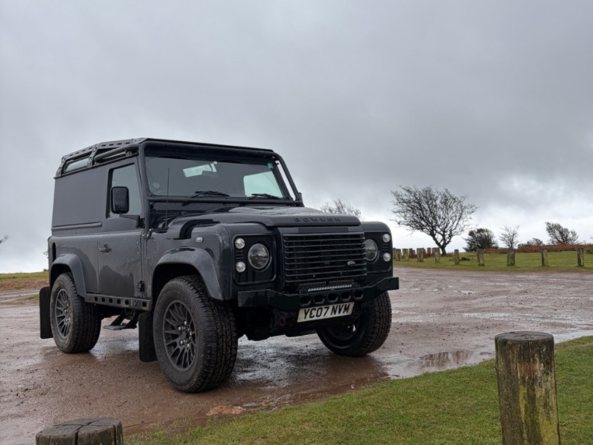 2007 Land Rover Defender 90 Image 2