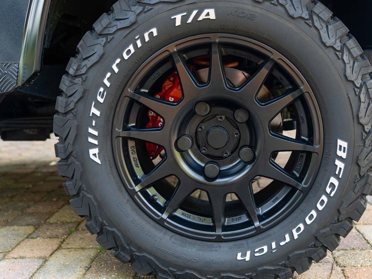 2009 Land Rover Defender 90 Image 11