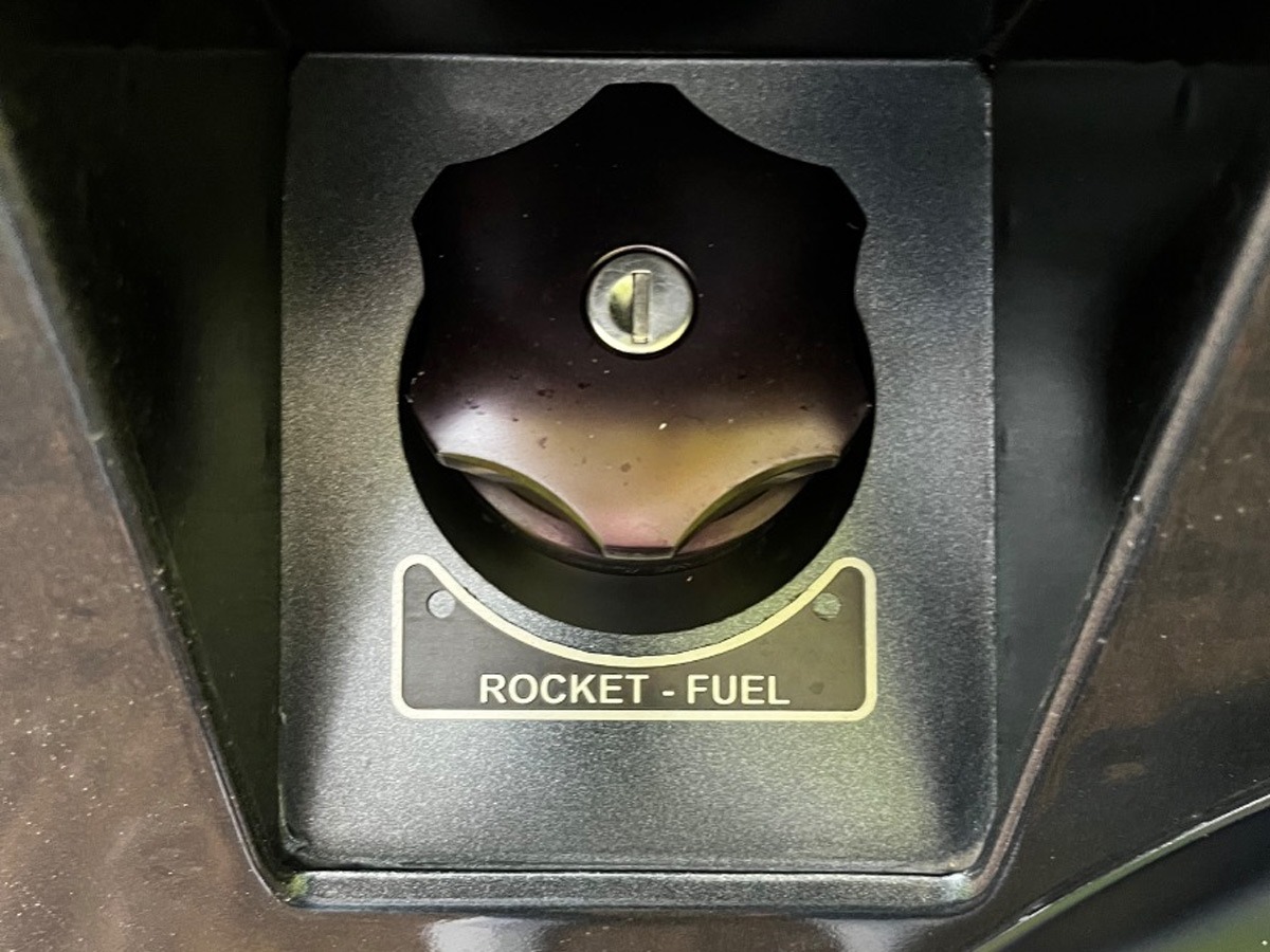 2009 Land Rover Defender 90 Image 9