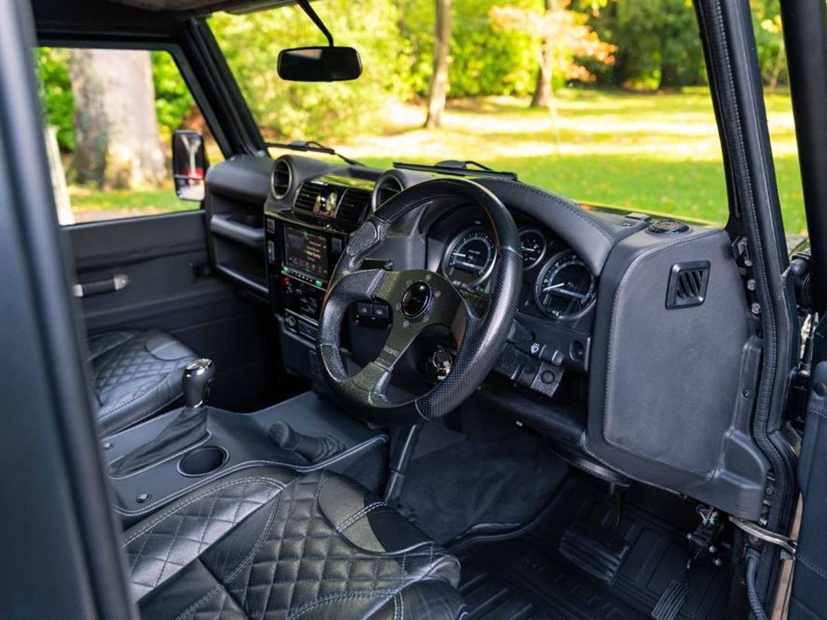 2009 Land Rover Defender 90 Image 4
