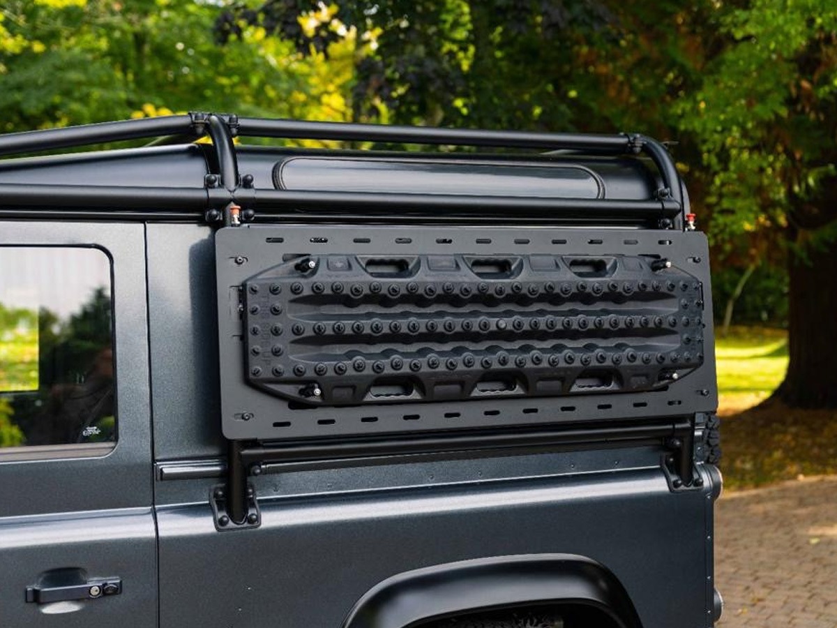 2009 Land Rover Defender 90 Image 5