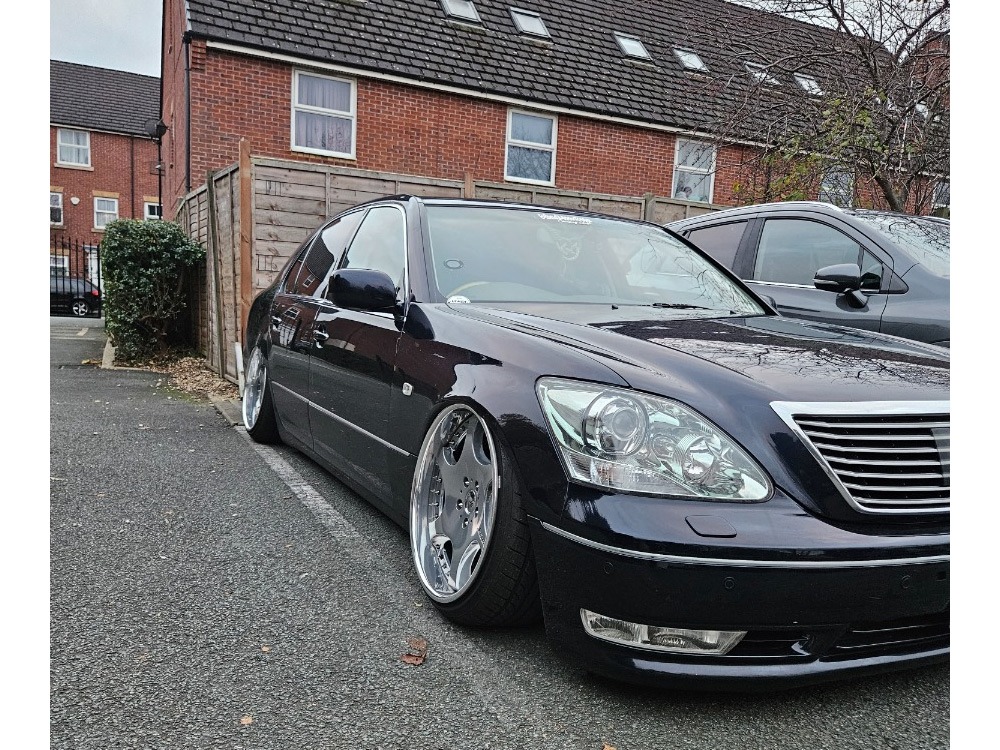 2005 Lexus LS430 Image 3