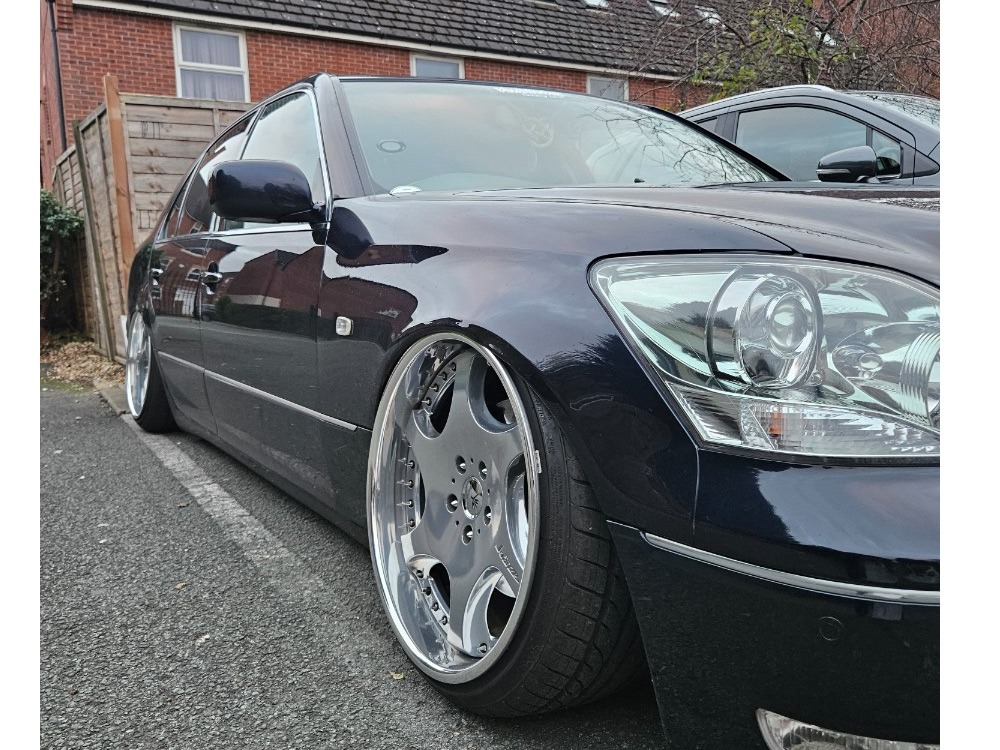 2005 Lexus LS430 Image 4