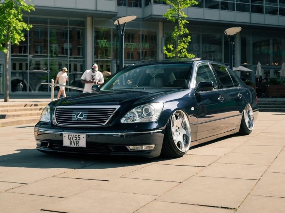 2005 Lexus LS430 Image 1