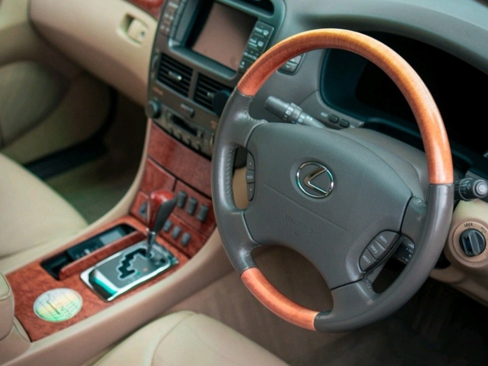 2005 Lexus LS430 Image 8