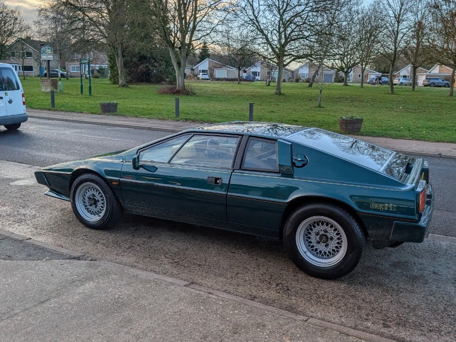 1986 Lotus Esprit Image 2