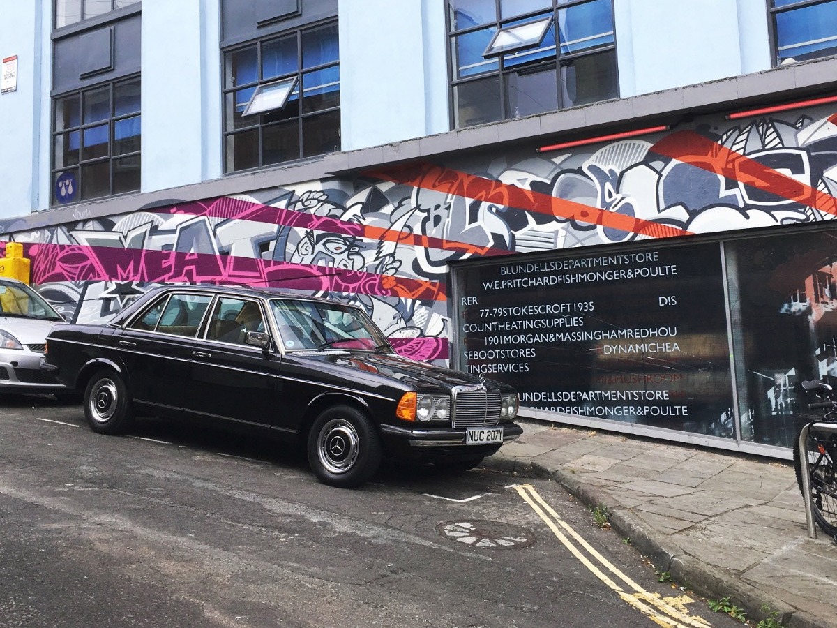 1982 Mercedes-Benz 200 Image 3