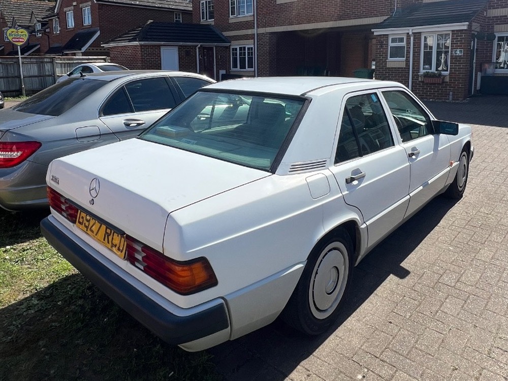 1989 Mercedes-Benz 190c Image 4