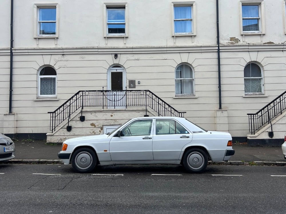 1989 Mercedes-Benz 190c Image 3