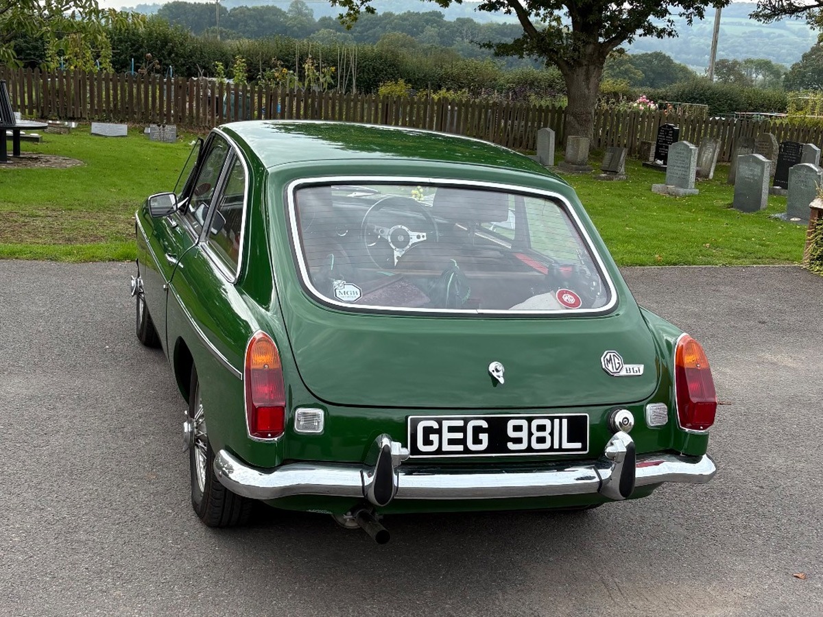 1972 MG MGB Image 3