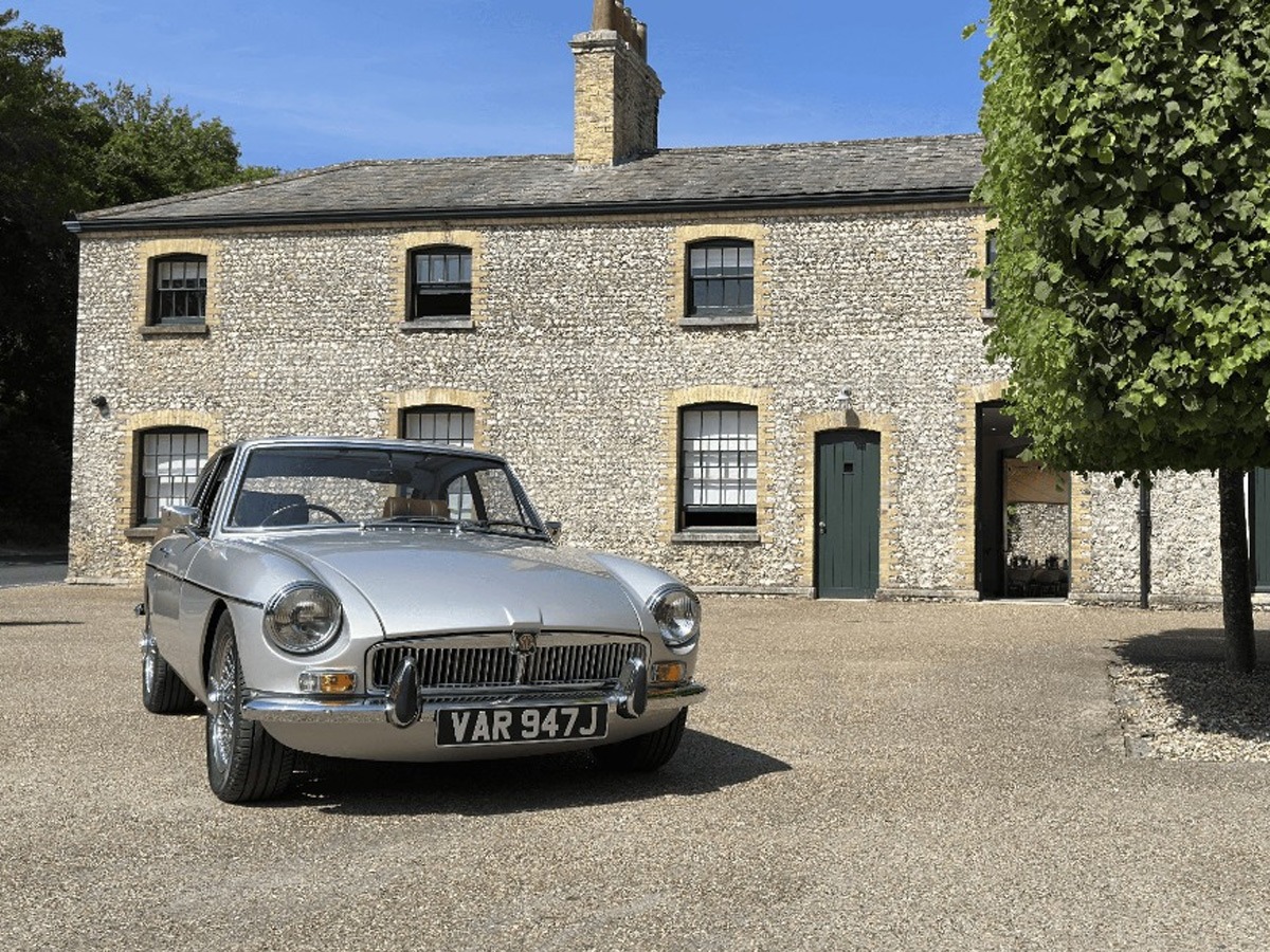 1971 MG B Image 4
