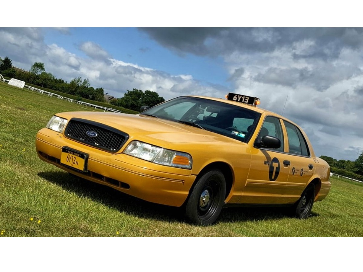 2007 Ford Crown Victoria Image 3