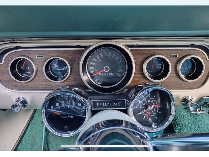 1965 Ford Mustang Image 8