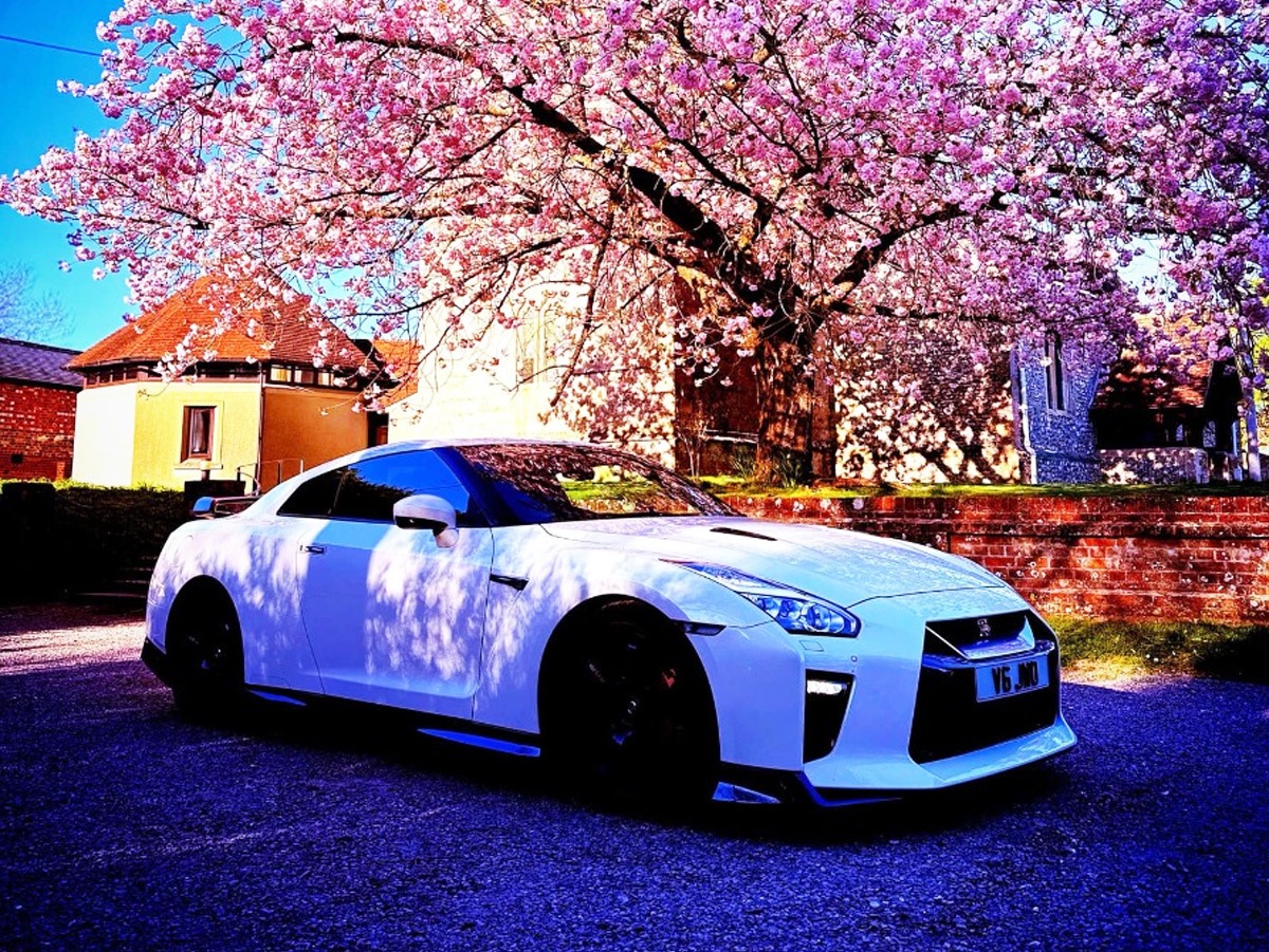 2017 Nissan GT-R Image 1