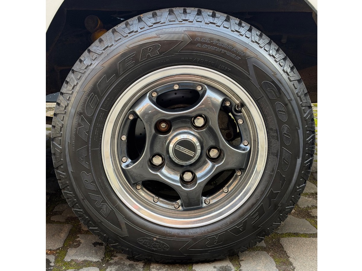 1994 Land Rover Range Rover Classic Image 11