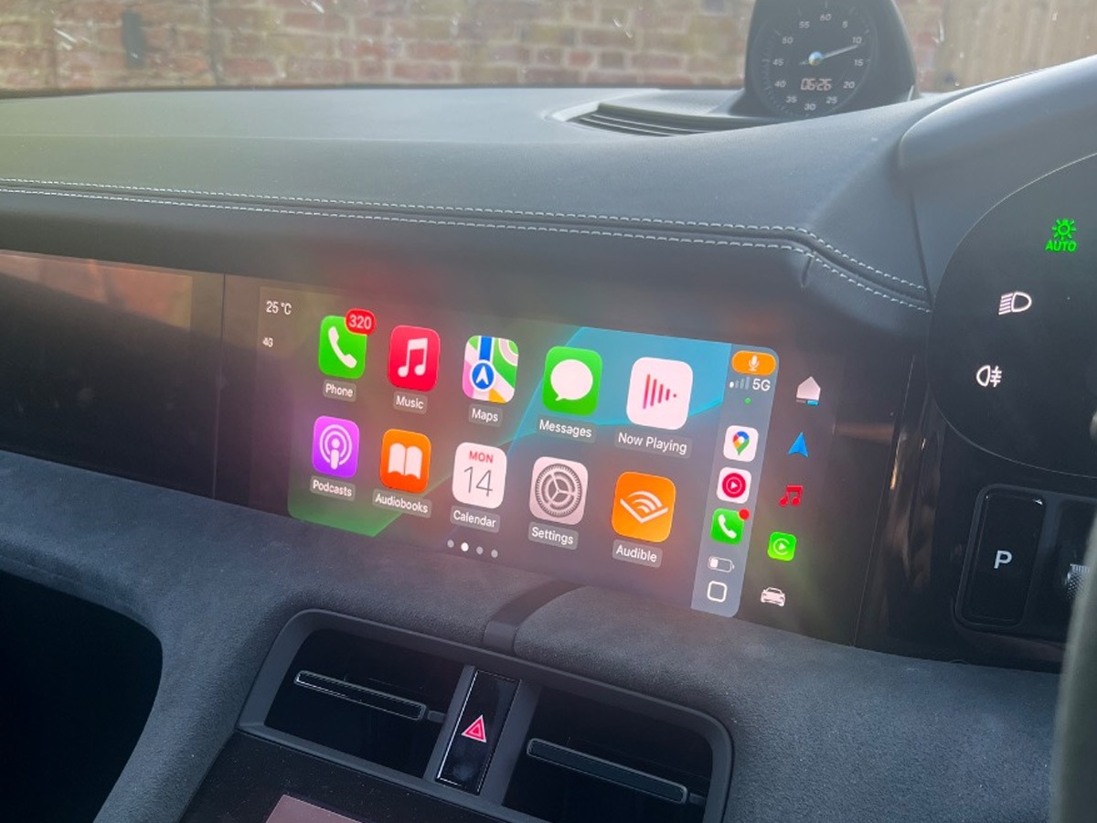 2025 Porsche Taycan Image 4