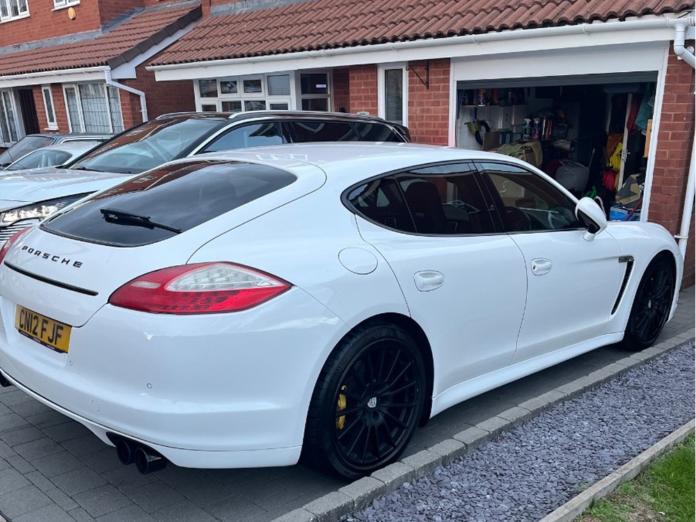 2012 Porsche Panamera Image 2