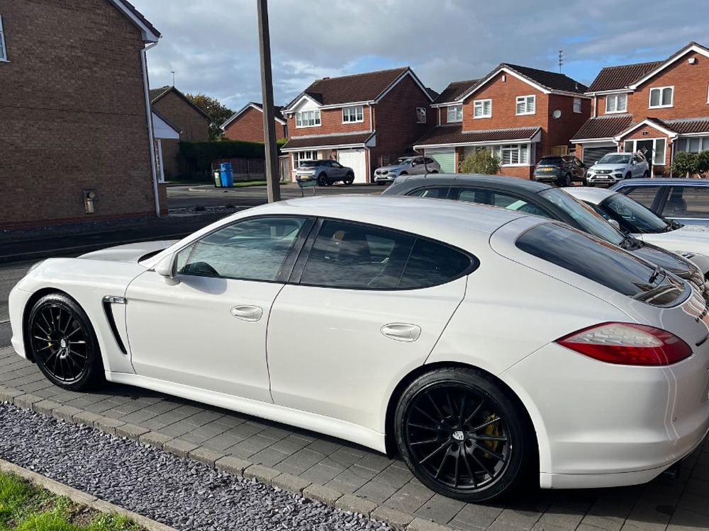 2012 Porsche Panamera Image 3