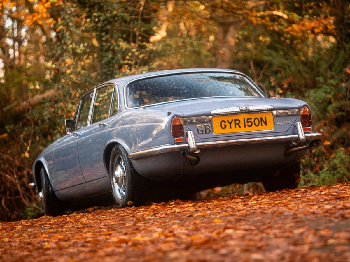 1974 Daimler Double Six Image 2