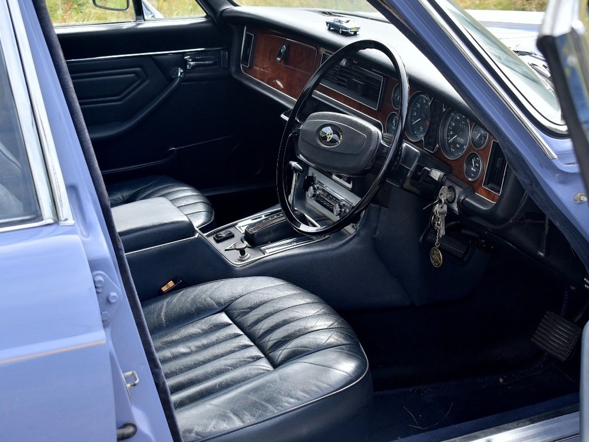 1974 Daimler Double Six Image 7