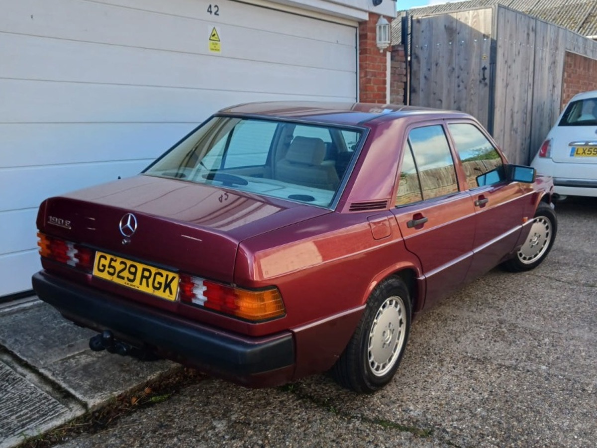 1990 Mercedes-Benz 190E Image 3