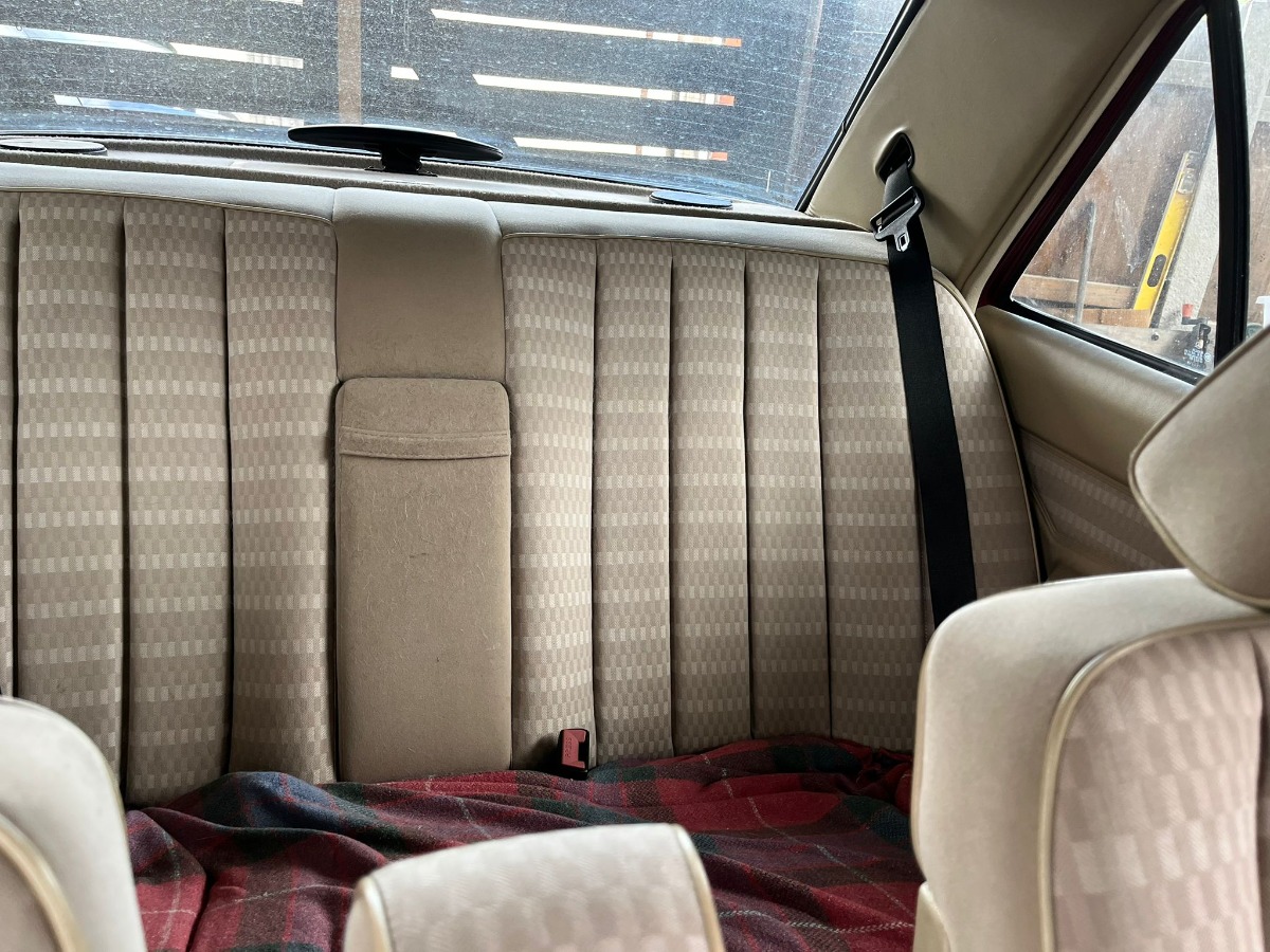 1990 Mercedes-Benz 190E Image 10