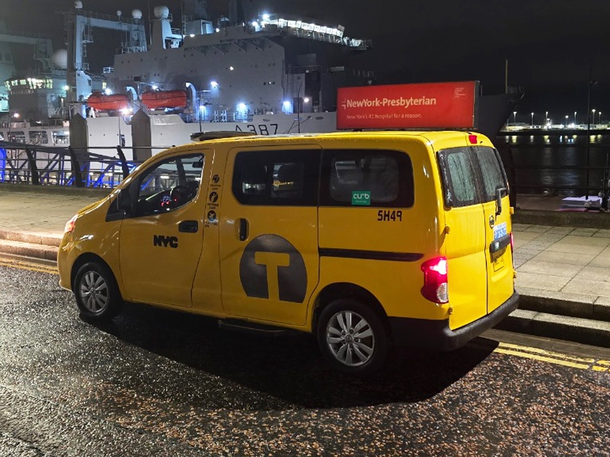 2013 Nissan NV200 Image 1