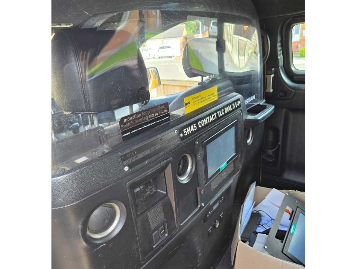 2013 Nissan NV200 Image 4