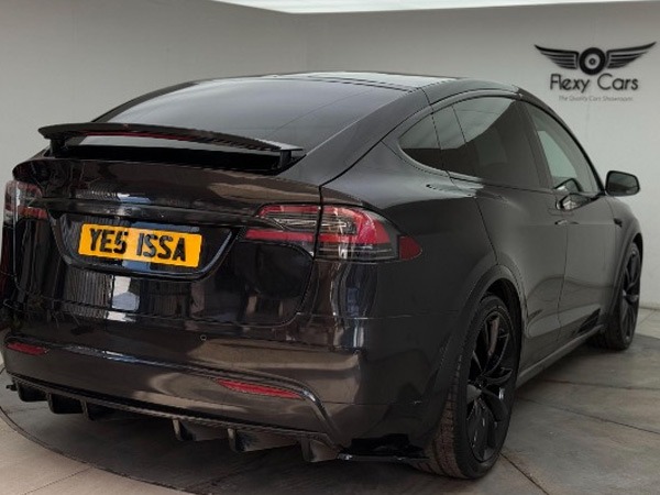 2017 Tesla Model X Image 10