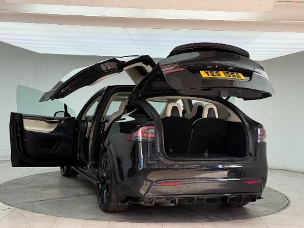 2017 Tesla Model X Image 2