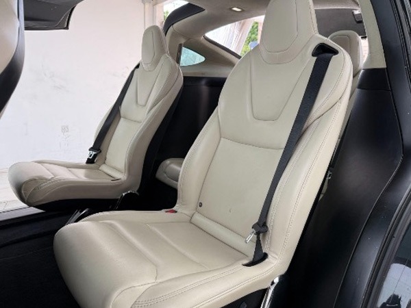 2017 Tesla Model X Image 6