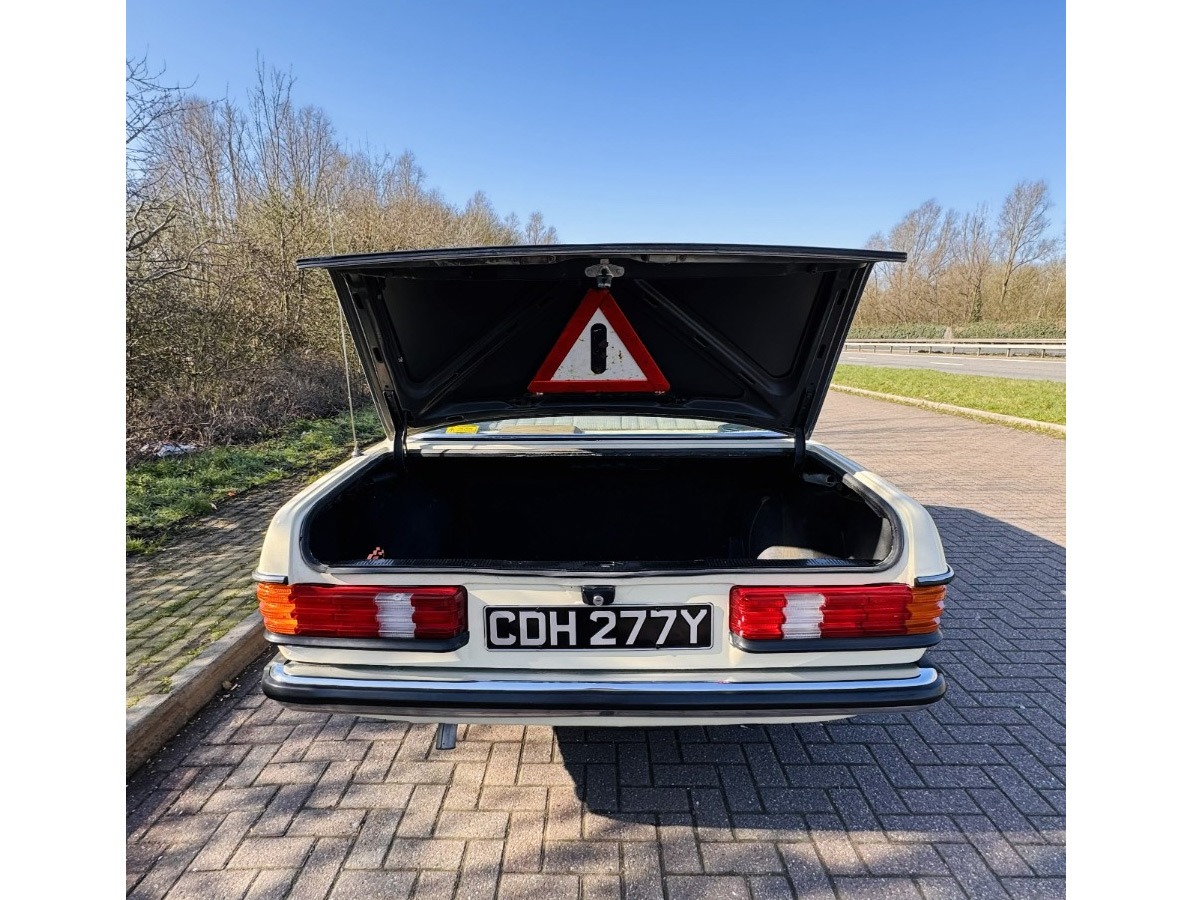 1981 Mercedes-Benz W123 Image 7