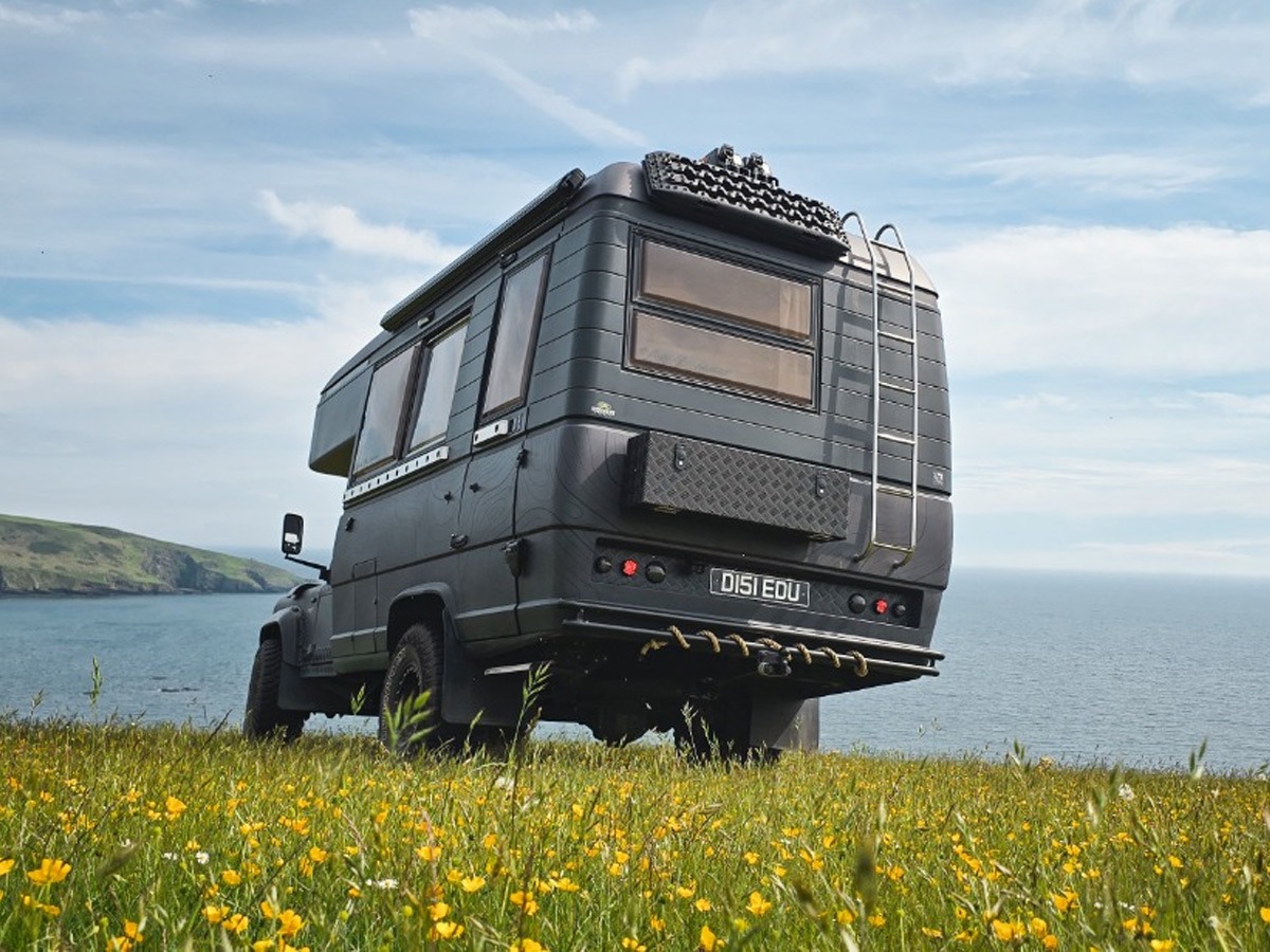 1987 Land Rover Defender Image 9