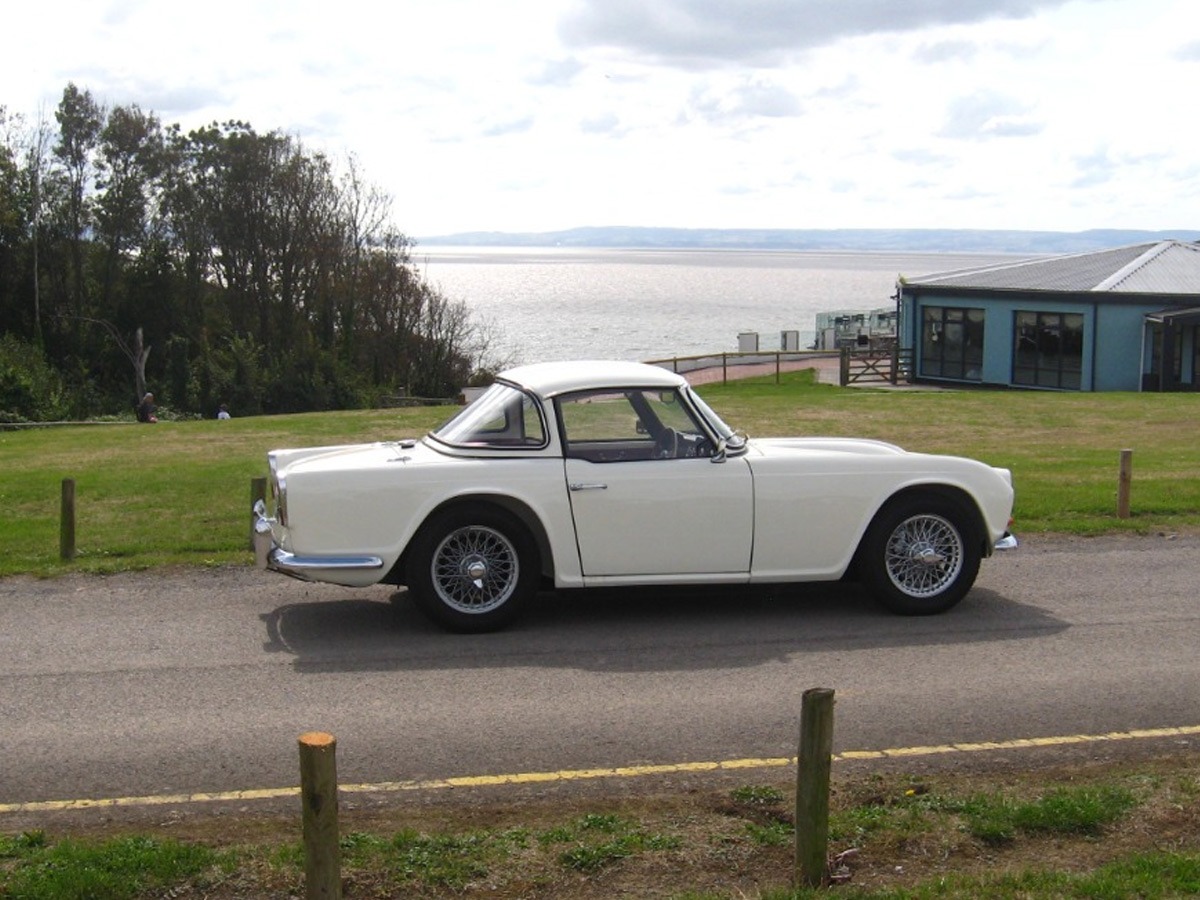 1962 Triumph TR4 Image 3
