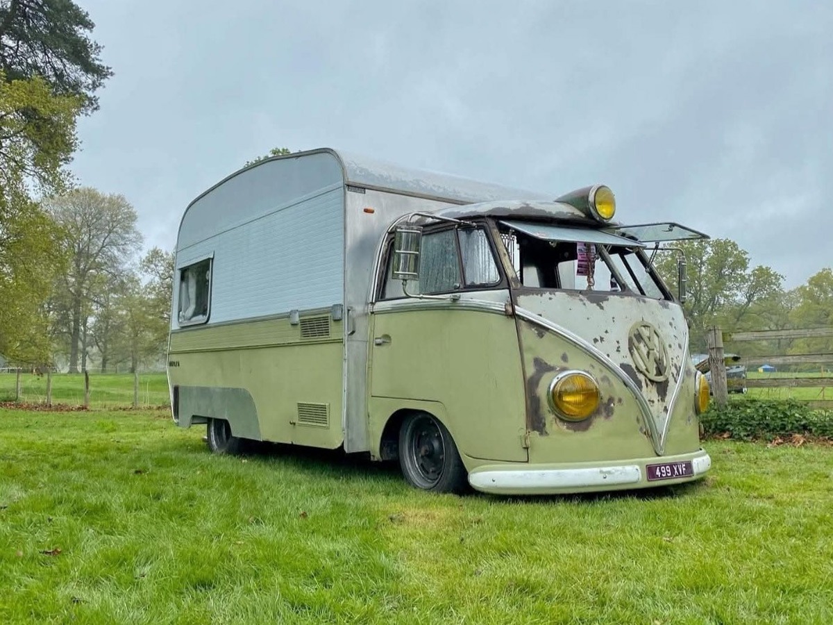 1962 Volkswagen T2 Camper Van / Bus Image 1