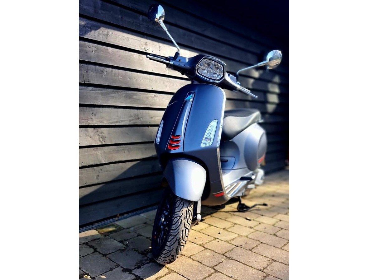 2022 Piaggio Vespa Image 1