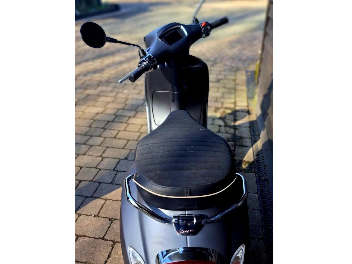 2022 Piaggio Vespa Image 2
