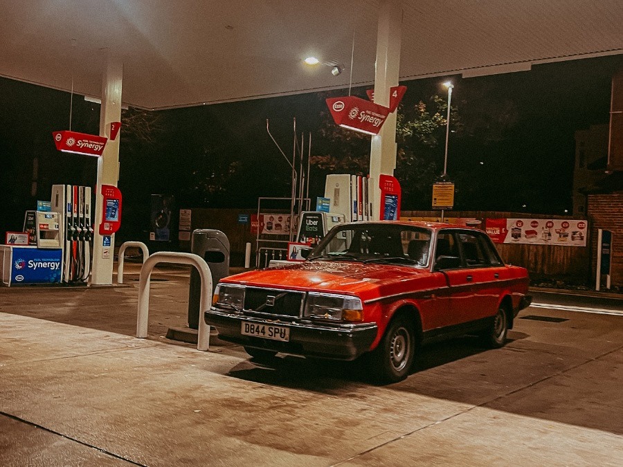 1986 Volvo 240 Image 6