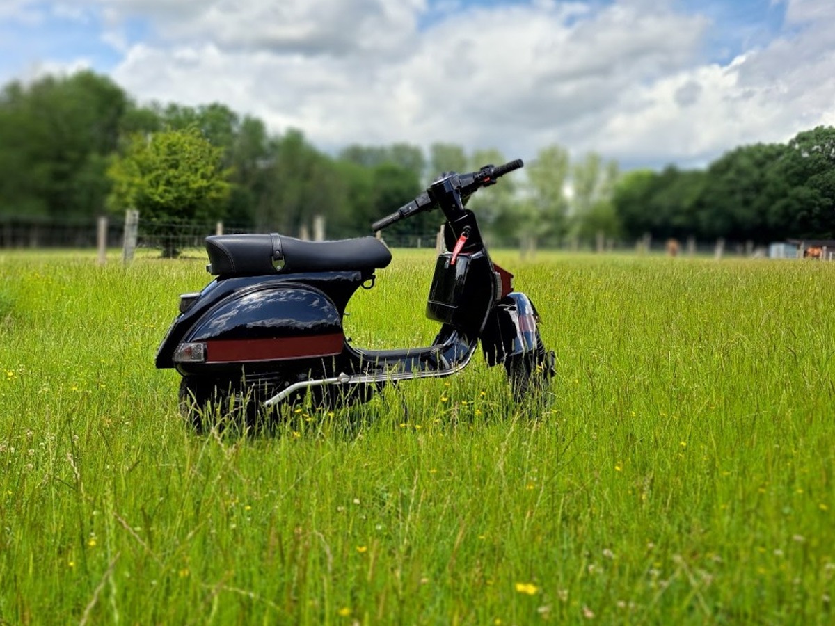 2001 Piaggio Vespa Image 4