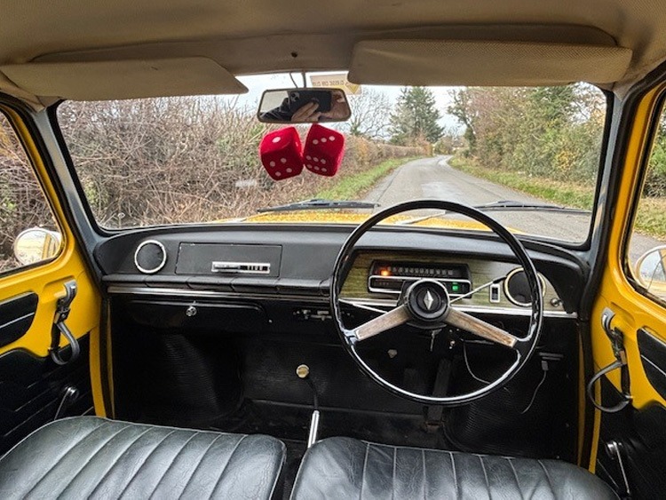 1968 Renault 10 Image 3