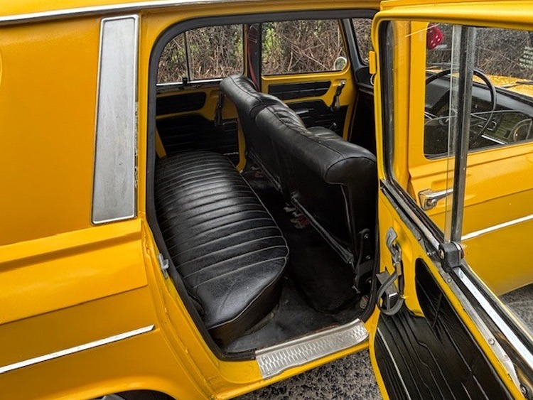 1968 Renault 10 Image 4