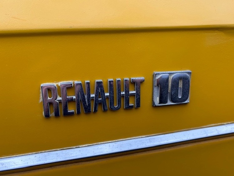 1968 Renault 10 Image 6